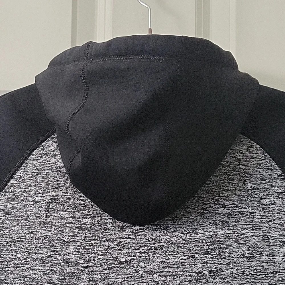 Nike Black and Gray Therma Fit Hoodie Womens Size Medium - Picture 4 of 11